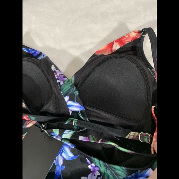 NWT $40 Aqua Green Floral Tropical Wrap One Piece‎ Swimsuit [ SZ Small ] - Picture 11 of 12